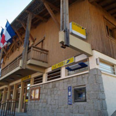 Distributeur automatique de billets La Poste en 2011