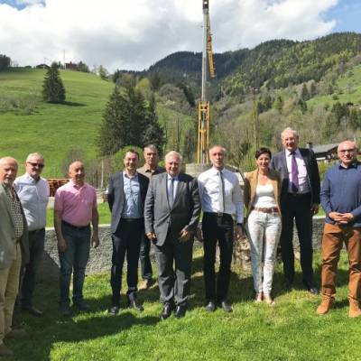 Le préfet de Haute-Savoie, Pierre Lambert, le sous-préfet, Bruno Charlot, et le directeur de la DDT, Francis Charpentier, ont rendu visite aux élus de Praz en mai 2019. - Patrice Blanc-Gonnet