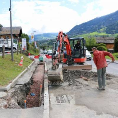 Renouvellement d'une conduite d'eau potable le long de la RD1212, dans le secteur des Rafforts, le 30 mai 2019