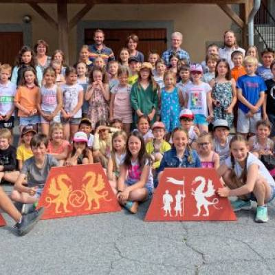 École publique des Éterlous : initiation aux techniques de peinture médiévales, en juillet 2019 - Solange Cooke