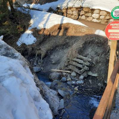 État de la berge rive droite en aval du pont avant les travaux, en mars 2022 - Olivier Perrin