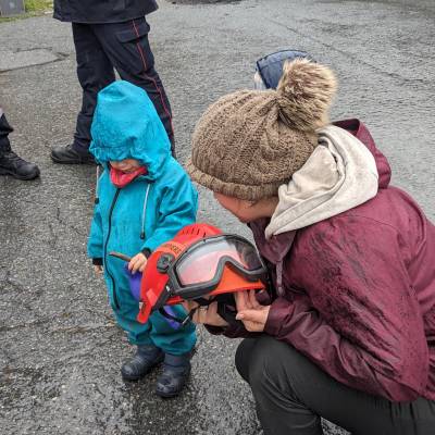 Sensibilisation des jeunes de la crèche Les Pralinous par les sapeurs-pompiers du lieutenant Vincent Burtin - Marie-Anaïs Lien
