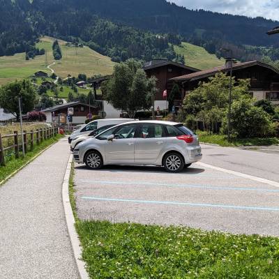 Zone bleue située entre la RD1212 et l'école maternelle Saint-Joseph de Praz-sur-Arly - Marie-Anaïs Lien