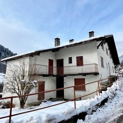 Voici le bâtiment qui pourrait accueillir le futur centre de loisirs selon une décision prise en CM début 2026 - Mairie de Flumet