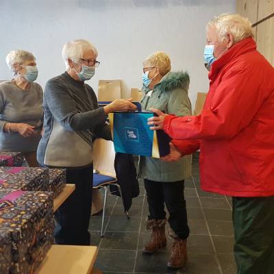Remise des colis de Noël en main propre en 2021