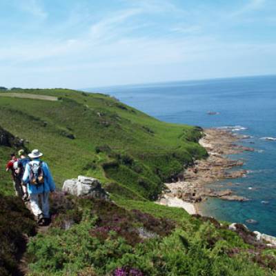 Le club Rosko Rando viendra rendre visite en septembre aux adhérents de Praz Montagne (ici, une photo d'une balade organisée en bord de mer par Rosko Rando lors de la visite des Pralins en Bretagne).