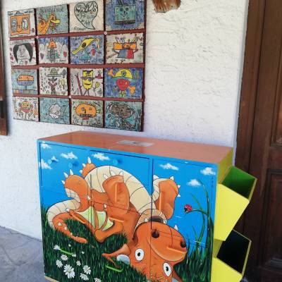 Boîte à livres installée le long de l'OT - Praz-sur-Arly Tourisme