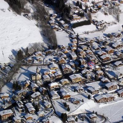 Centre-village de Praz-sur-Arly sous la neige le 9 janvier 2006 - Mairie de Praz-sur-Arly