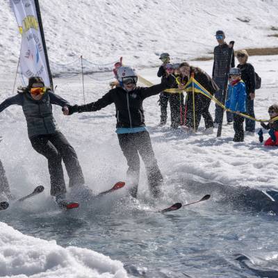 Trio sur le waterslide de Praz-sur-Arly