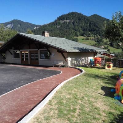 Cour de l'école Saint-Joseph de Praz-sur-Arly