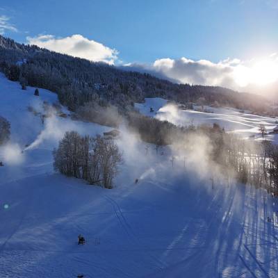 Enneigeurs à Praz-sur-Arly le 27 novembre