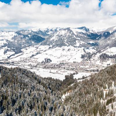 Le village de Praz sous la neige