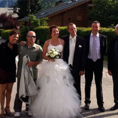 Mariage de Julie Mollard, fille du maire Jean-Louis Mollard, et de Gabriel ... aux Contamines, le 4 juin 2023