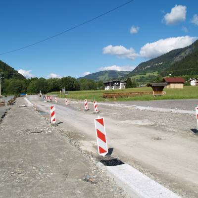 Enrobé de la nouvelle route de l'Arly en juin 2011