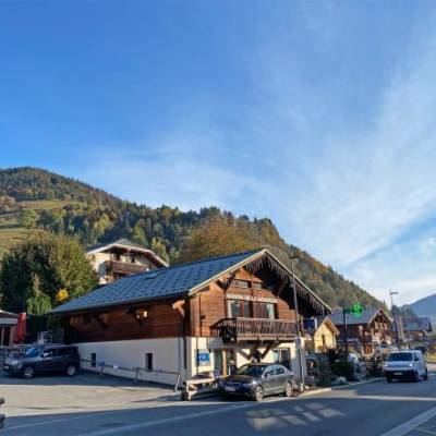 Vue sur la salle de la Mairon de la Montagne de Praz-sur-Arly