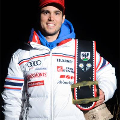 Thomas Fanara remporte son 1er titre de champion du monde en ski alpin, dans l'épreuve par équipe, le 16 février 2011.