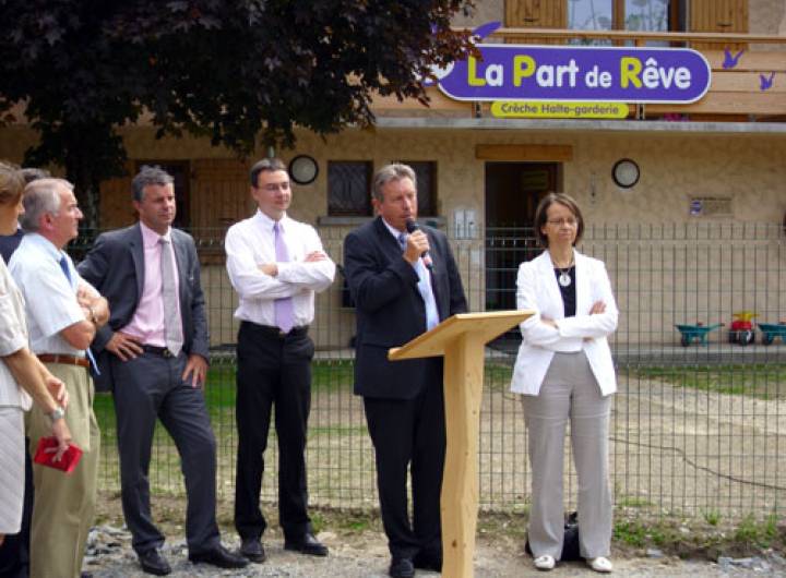 Inauguration du nouveau service Crèche + halte-garderie&quot; le 9 juillet 2010 - Mairie de Praz-sur-Arly