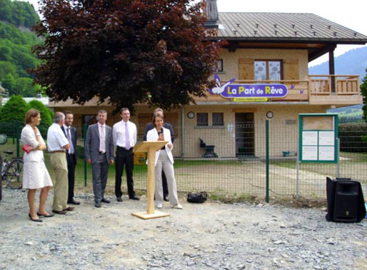 Inauguration du nouveau service Crèche + halte-garderie&quot; le 9 juillet 2010 - Mairie de Praz-sur-Arly