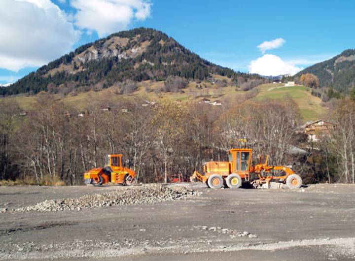 Parking des pistes : terrain nivelé pour recevoir l'enrobé dans les jours à venir