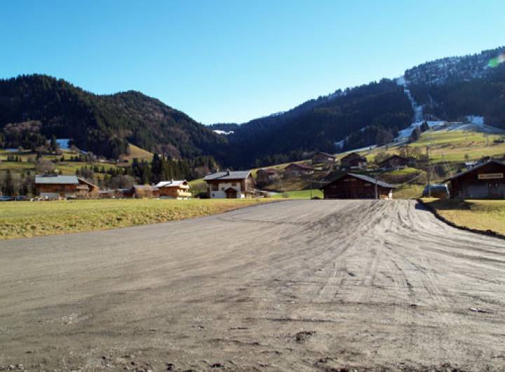Parking des pistes : terrain nivelé pour recevoir l'enrobé dans les jours à venir