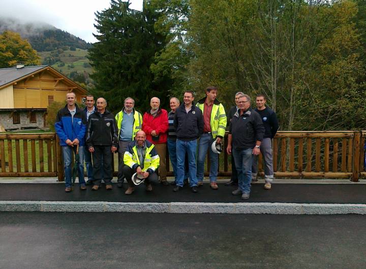 Réception du chantier du pont de la Rosière en octobre 2012, en présence des élus, du cabinet de MO Vial et du constructeur Socco, qui a reçu les félicitations de la Municipalité pour son efficacité technique et son respect des plannings/des budgets