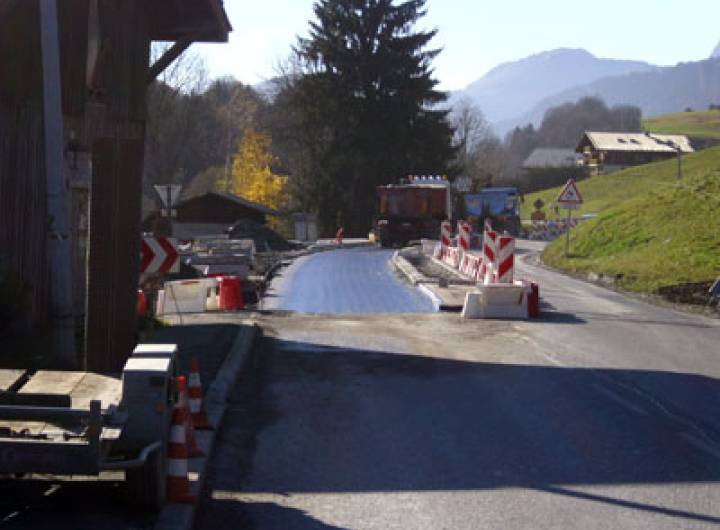 Goudronnage au niveau de la Rosière qui a débuté le 15 novembre 2012 - Olivier Perrin