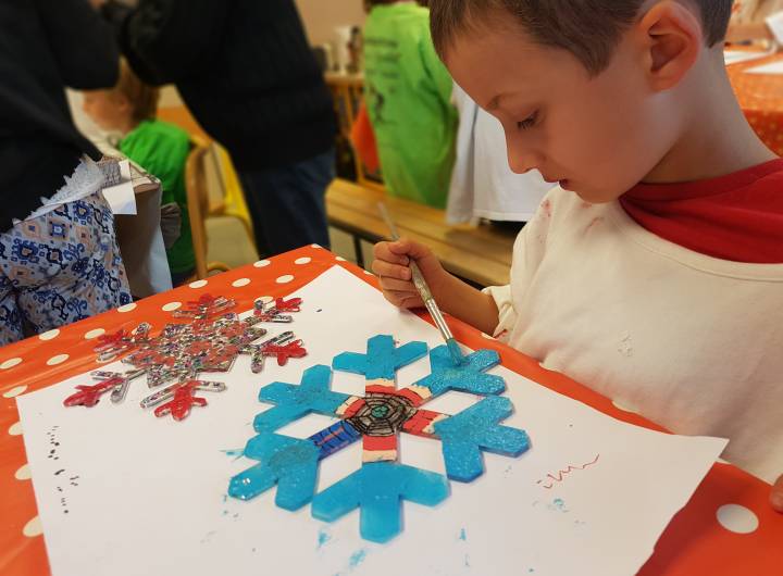 Atelier d'Anaka réalisé dans le cadre de Noël d'art singulier - Marie-Anaïs Lien