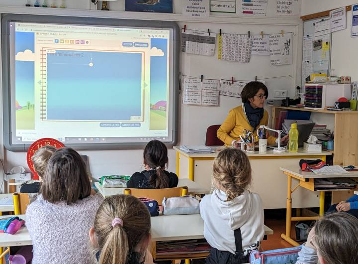 Classe de Françoise Perrin, le 13 janvier 2023 : mise à jour du cahier de vie  - Marie-Anaïs Lien