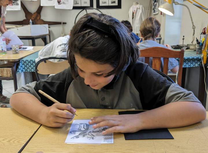 Atelier de typographie et de gravure réalisé par les CM2 le 13/06/2024 - Marie-Anaïs Lien