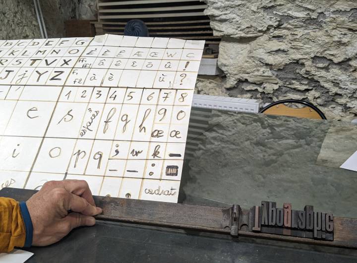 Atelier de typographie et de gravure réalisé par les CM2 le 13/06/2024 - Marie-Anaïs Lien