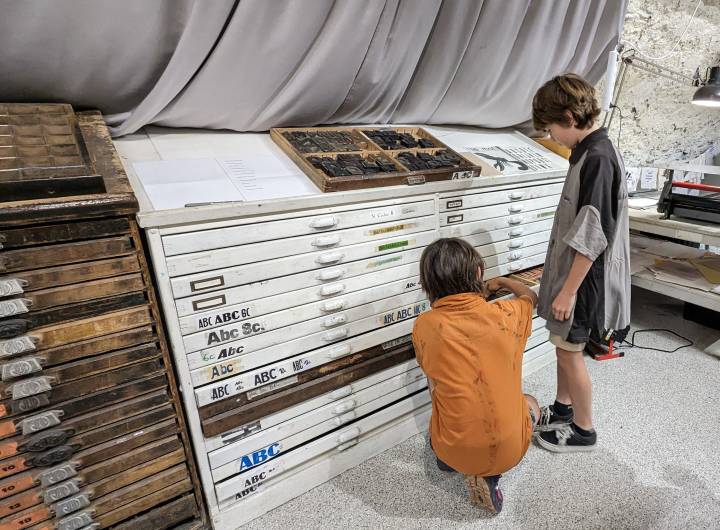 Atelier de typographie et de gravure réalisé par les CM2 le 13/06/2024 - Marie-Anaïs Lien