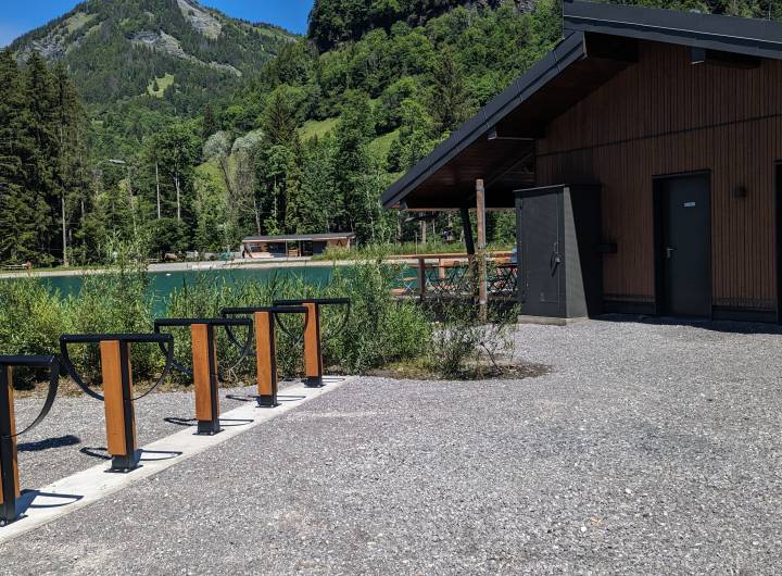 Plan d'eau/lac : arceaux à vélos installés autour du lac en 2024 - Marie-Anaïs Lien