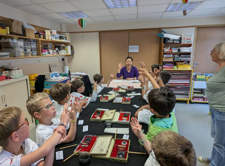 Atelier de calligraphie des élèves de l'école des Éterlous des 22 et 23/05/2025 - Marie-Anaïs Lien