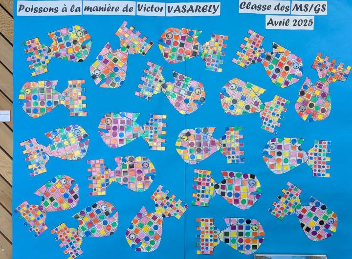 Fresque « Les animaux de la mer » 1 : œuvre collective des MS/GS de Christiane Pelloux - Marie-Anaïs Lien