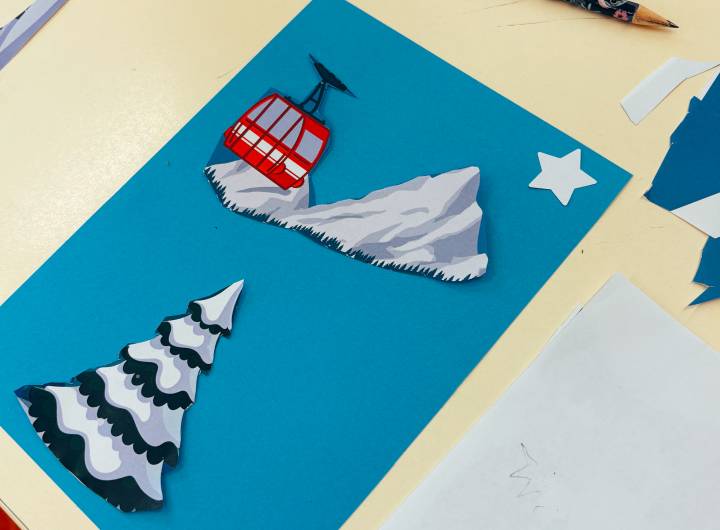 Objets déposés sur le papier qui laisseront leur empreinte sur le cyanotype – Margaux Meurisse