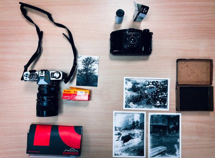 Appareils et tirages photo montrés aux élèves – Margaux Meurisse