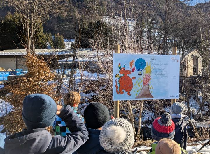 Chef d’œuvre des élèves de CP et CE2 sur le feu, accompagné d’un texte écrit par ces jeunes, avec l’appui du poète Jean-Pierre Lemesle - Marie-Anaïs Lien