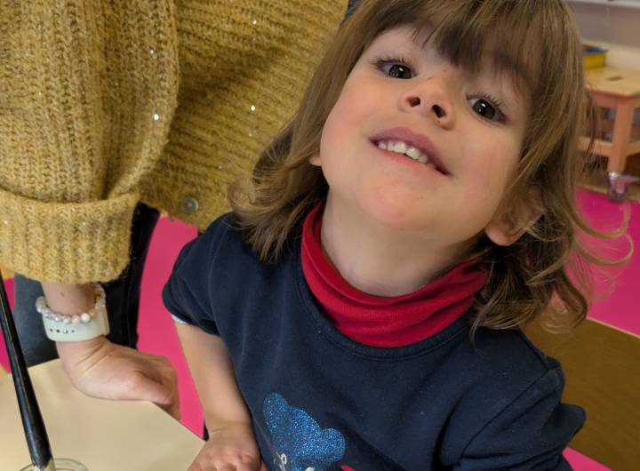 Atelier de confection des bougies à l'école maternelle le 12/12/2025 - Marie-Anaïs Lien