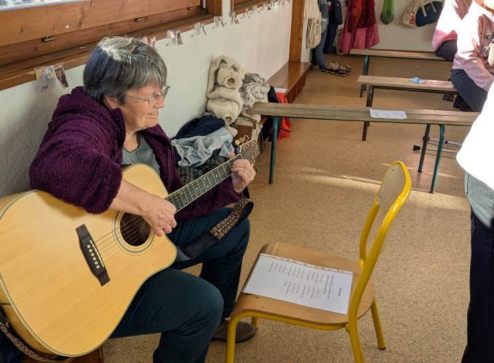 Célébration de Noël à l'école maternelle le 12/12/2025 - Marie-Anaïs Lien