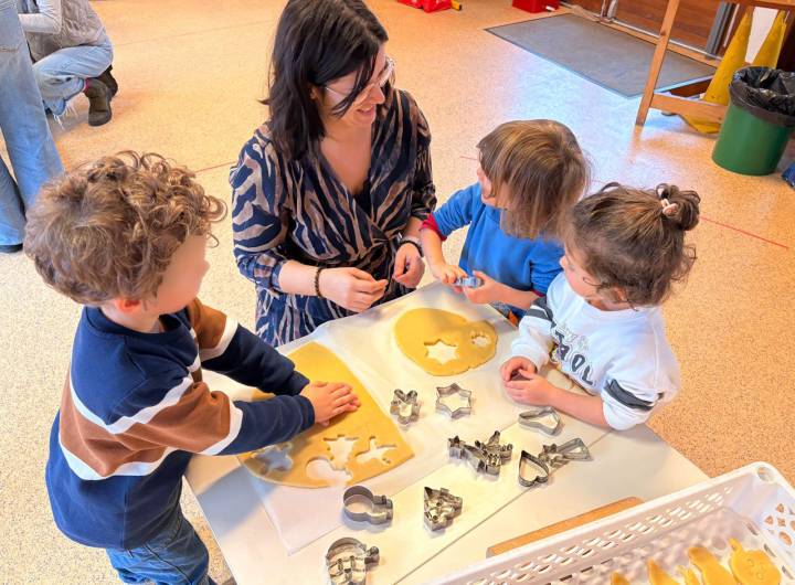 Atelier de confection de sablés à l'école maternelle le 15/12/2025 - Charlotte Groshenry Gandolfo