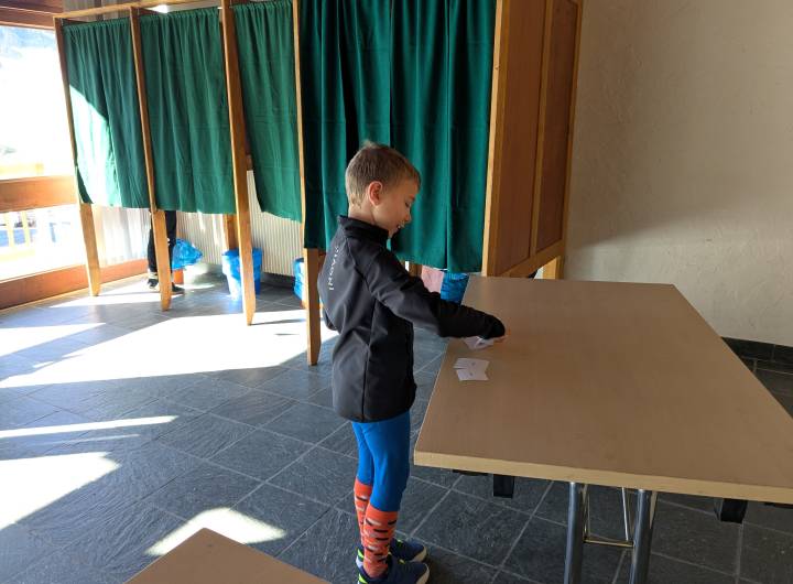 Élections des élèves de l'école des Éterlous pour choisir entre une après-midi crêpes, JO ou création Pâques le 13/03/2026 - Marie-Anaïs Lien