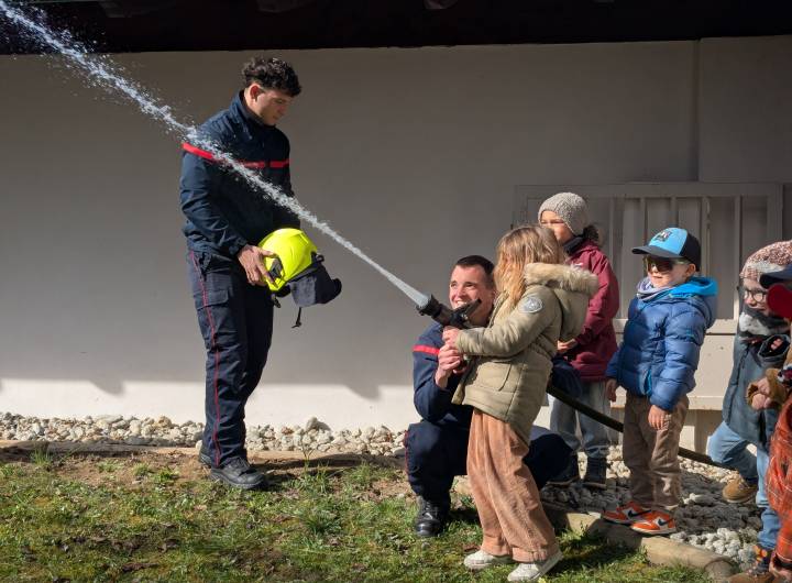 Intervention des pompiers à l'école maternelle Saint-Joseph de Praz-sur-Arly le 24/03/2026 - Marie-Anaïs Lien