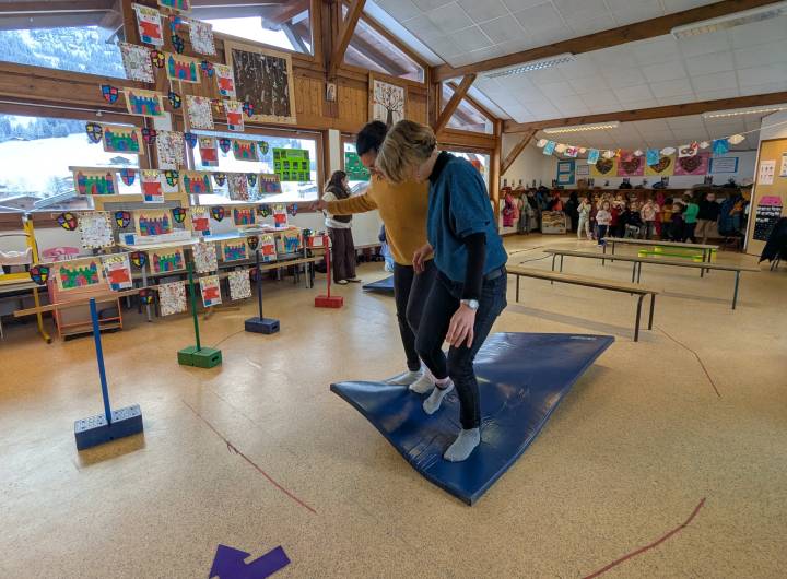 Jeux de société et activités motrices de coopération à l'école maternelle Saint-Joseph de Praz-sur-Arly le 26/03/2026 - Marie-Anaïs Lien