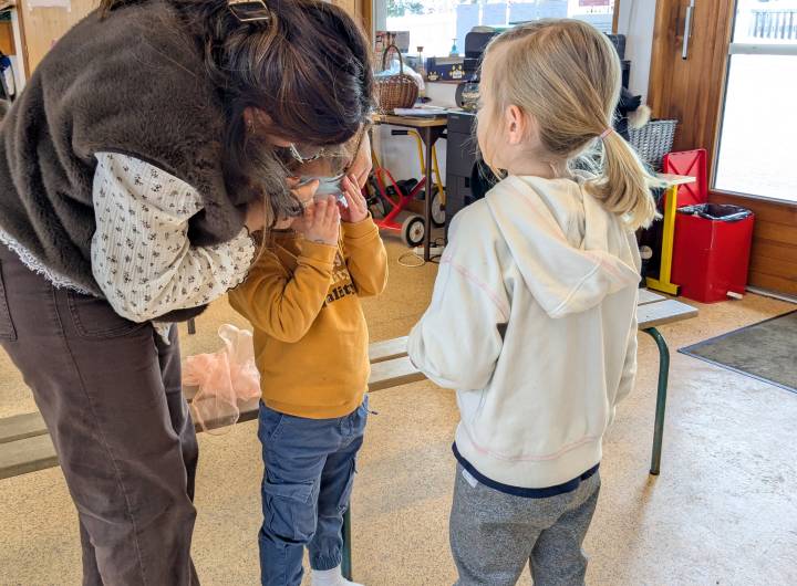 Jeux de société et activités motrices de coopération à l'école maternelle Saint-Joseph de Praz-sur-Arly le 26/03/2026 - Marie-Anaïs Lien
