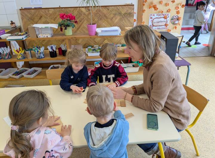 Jeux de société et activités motrices de coopération à l'école maternelle Saint-Joseph de Praz-sur-Arly le 26/03/2026 - Marie-Anaïs Lien