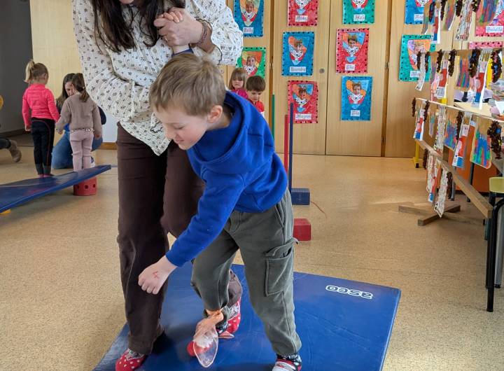 Jeux de société et activités motrices de coopération à l'école maternelle Saint-Joseph de Praz-sur-Arly le 26/03/2026 - Marie-Anaïs Lien