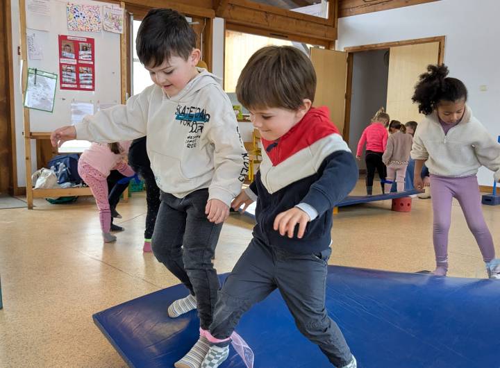 Jeux de société et activités motrices de coopération à l'école maternelle Saint-Joseph de Praz-sur-Arly le 26/03/2026 - Marie-Anaïs Lien