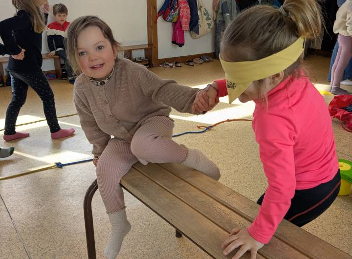 Jeux de société et activités motrices de coopération à l'école maternelle Saint-Joseph de Praz-sur-Arly le 26/03/2026 - Marie-Anaïs Lien