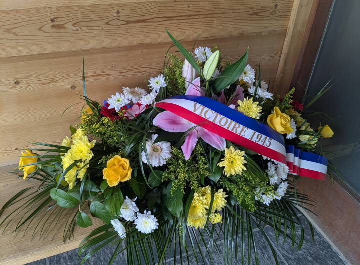 Merci à Prariand Fleurs pour avoir préparé cette belle gerbe - Marie-Anaïs Lien