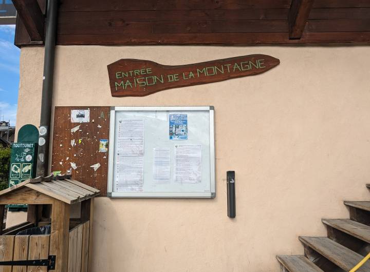 Lutte contre le jet sauvage de mégots de cigarette : cendriers et éteignoirs - Marie-Anaïs Lien